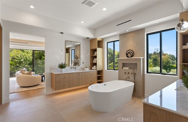 Bathroom, Dual Sink Vanities, Free Standing Baths, Interior, Recessed Lighting