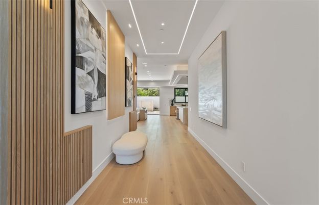 Interior, Recessed Lighting, Wood Texture Flooring