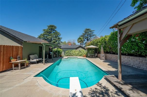 Exterior, Pool