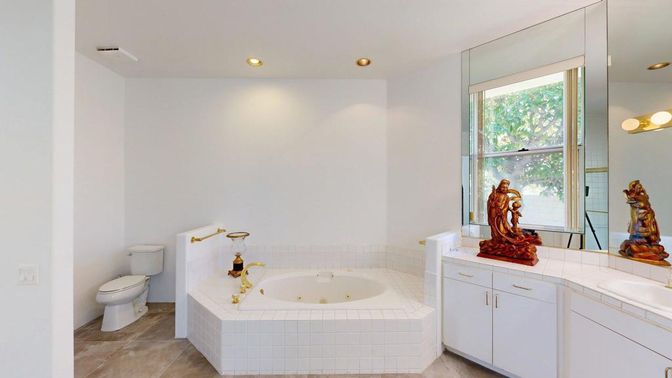 Bathroom, Interior, Recessed Lighting, Tile Countertops