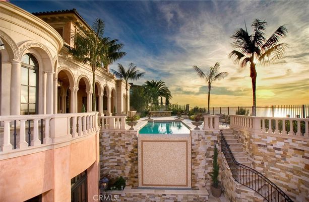 Exterior, Pool, Water