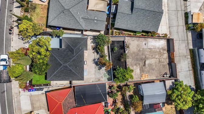 Exterior, Drone