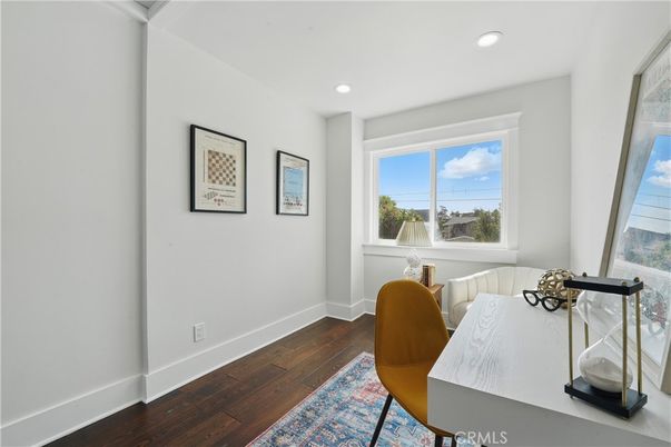 Home Office, Interior, Recessed Lighting, Wood Texture Flooring