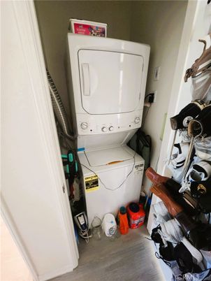 Interior, Utility Closets, Washer, Wood Texture Flooring