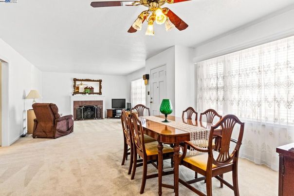 Dining room, Fireplace, Interior