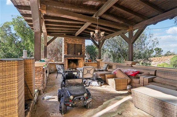 Exterior, Fireplace