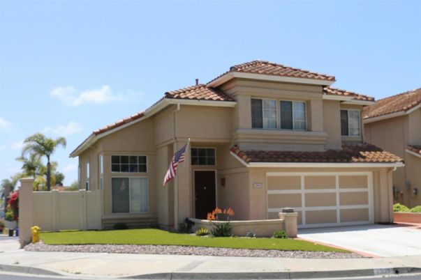 Attached, Exterior, Facade, Mediterranean
