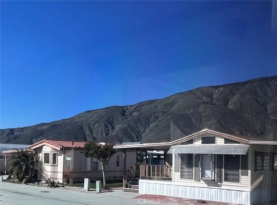 Exterior, Facade, Ranch