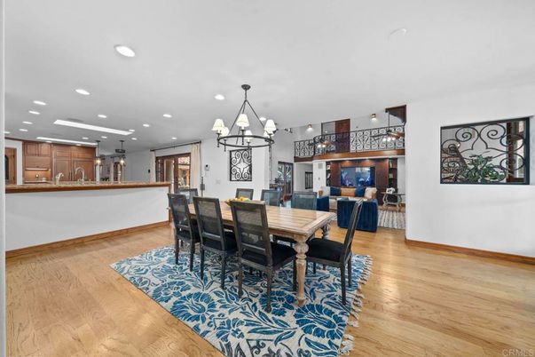 Chandelier, Dining room, Interior, Kitchen, Recessed Lighting, Wood Texture Flooring