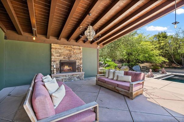 Exterior, Fireplace, Pool