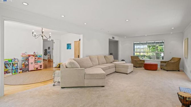 Chandelier, Interior, Living room, Recessed Lighting, Wood Texture Flooring