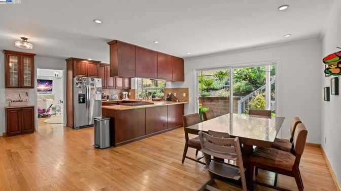 Dining room, Interior, Kitchen, Recessed Lighting, Wood Texture Flooring