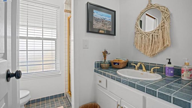 Bathroom, Interior, Tile Countertops