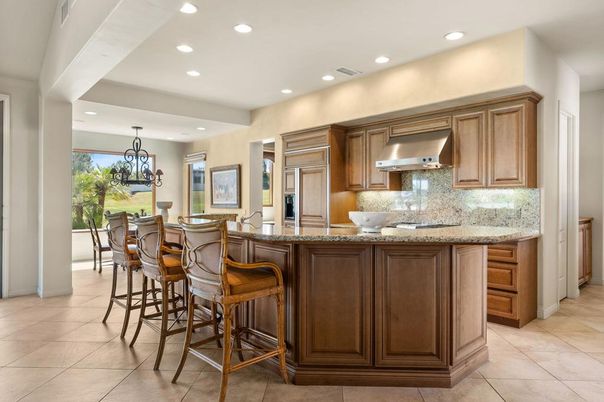 Chandelier, Dining room, Interior, Kitchen, Recessed Lighting, Stainless Steel Appliances