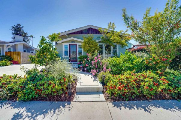 Exterior, Facade, American Craftsman