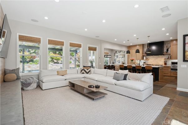 Interior, Kitchen, Living room, Pendant Lights, Recessed Lighting, Stainless Steel Appliances