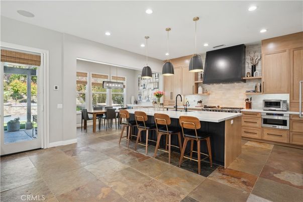 Dining room, Interior, Kitchen, Pendant Lights, Recessed Lighting, Stainless Steel Appliances