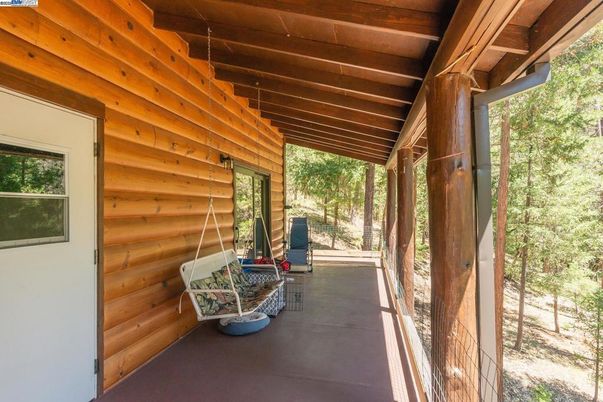 Exterior, Wooden Beams