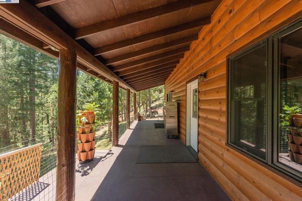 Exterior, Wooden Beams, Wooden Walls