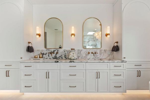 Bathroom, Dual Sink Vanities, Interior