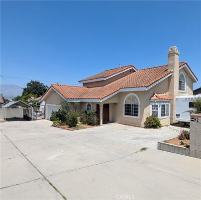Detached Garage, Exterior, Facade, Solar Panels, Mediterranean