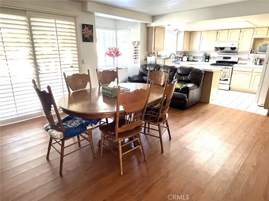 Dining room, Interior, Kitchen, Living room, Stainless Steel Appliances, Wood Texture Flooring