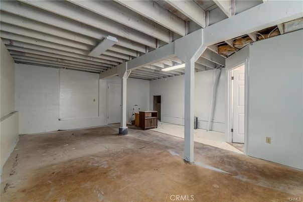Empty room, Interior, Wooden Beams