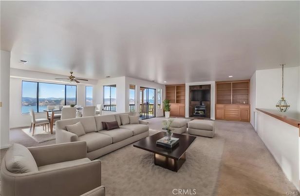 Dining room, Interior, Living room, Pendant Lights, Recessed Lighting