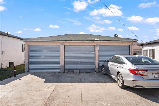 Detached Garage, Exterior