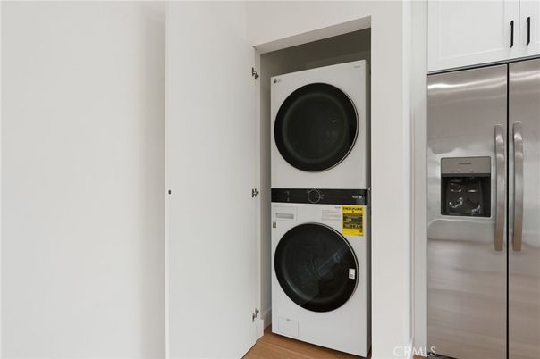 Interior, Utility Closets, Washer, Wood Texture Flooring