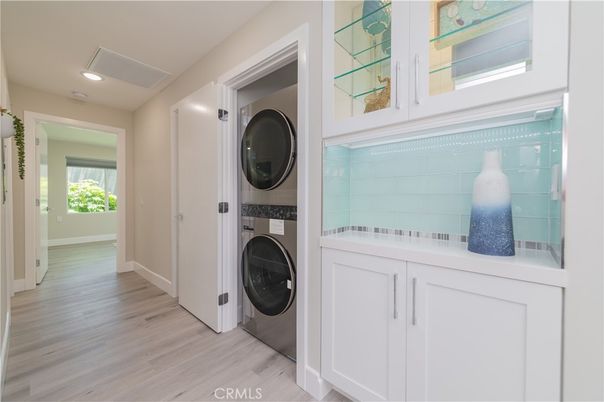 Interior, Recessed Lighting, Utility Closets, Washer, Wood Texture Flooring