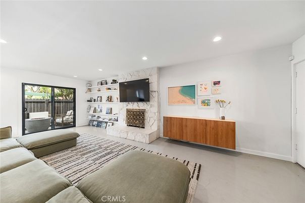 Fireplace, Interior, Living room, Recessed Lighting