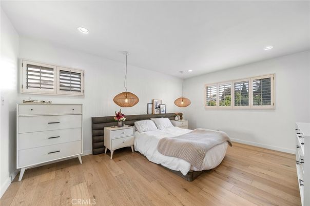 Bedroom, Interior, Pendant Lights, Recessed Lighting, Wood Texture Flooring