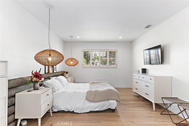 Bedroom, Interior, Pendant Lights, Recessed Lighting, Wood Texture Flooring