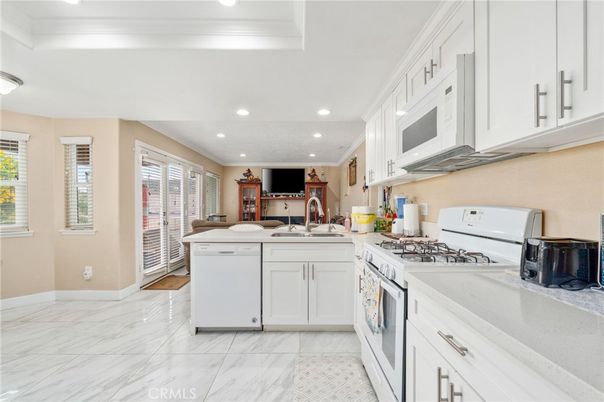 Dining room, Interior, Kitchen, Marble, Recessed Lighting