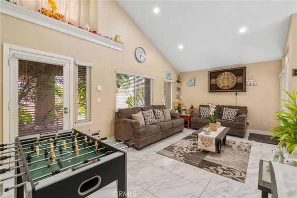 Game Room, Interior, Living room, Marble, Recessed Lighting