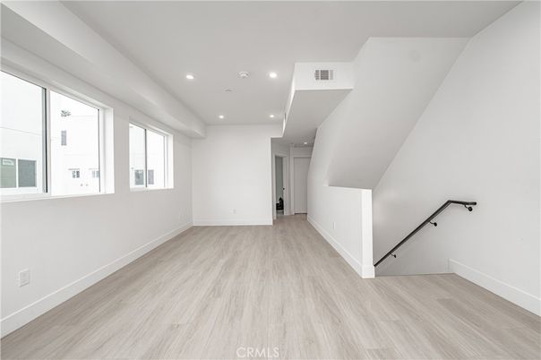 Empty room, Interior, Recessed Lighting, Wood Texture Flooring