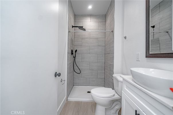 Bathroom, Interior, Recessed Lighting, Wood Texture Flooring