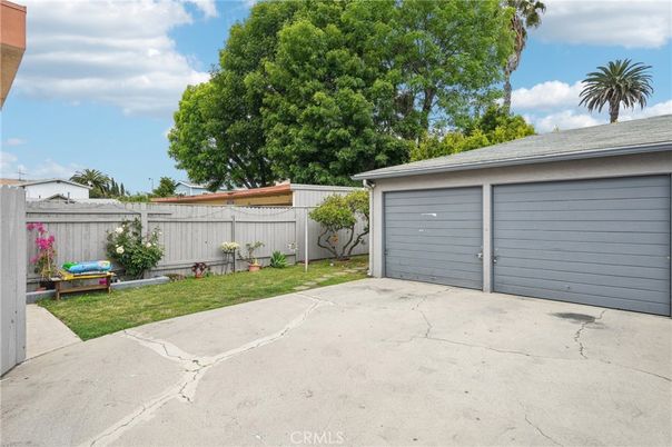 Backyard, Detached Garage, Exterior