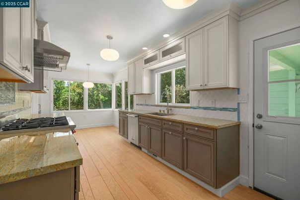 Interior, Kitchen, Pendant Lights, Recessed Lighting, Wood Texture Flooring