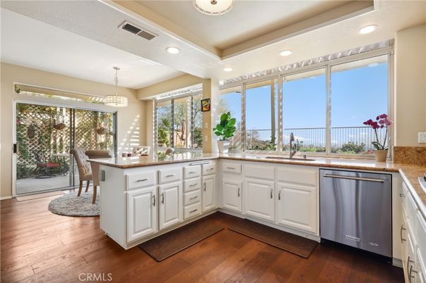 Chandelier, Dining room, Interior, Kitchen, Recessed Lighting, Wood Texture Flooring