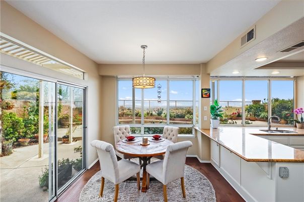 Dining room, Interior, Kitchen, Pendant Lights, Recessed Lighting, Wood Texture Flooring