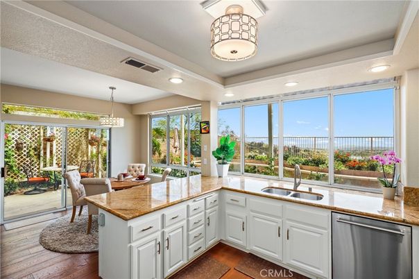 Dining room, Interior, Kitchen, Pendant Lights, Recessed Lighting, Wood Texture Flooring
