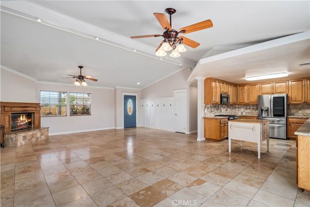 Fireplace, Interior, Kitchen, Recessed Lighting