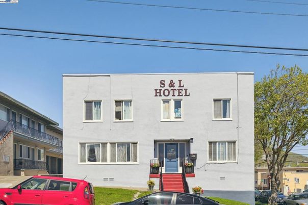 Exterior, Facade, None