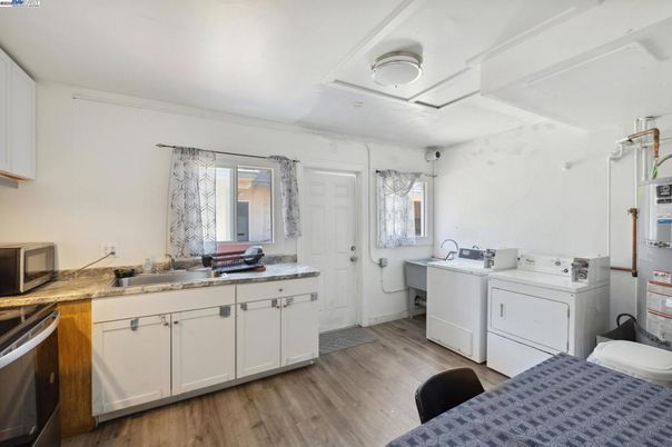 Interior, Washer, Wood Texture Flooring