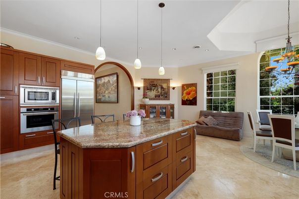 Dining room, Interior, Kitchen, Pendant Lights, Recessed Lighting, Stainless Steel Appliances