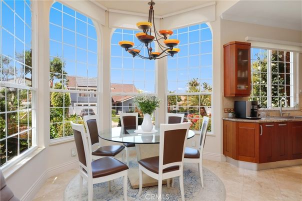Chandelier, Dining room, Interior