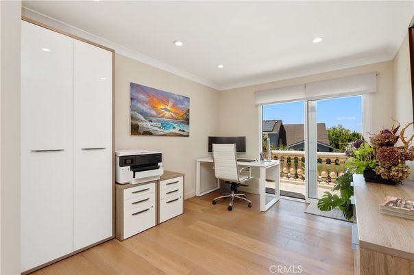 Home Office, Interior, Recessed Lighting, Wood Texture Flooring