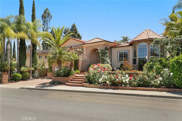 Exterior, Facade, Mediterranean